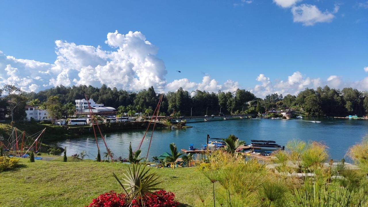 Hotel Aguas Abiertas Guatapé Buitenkant foto